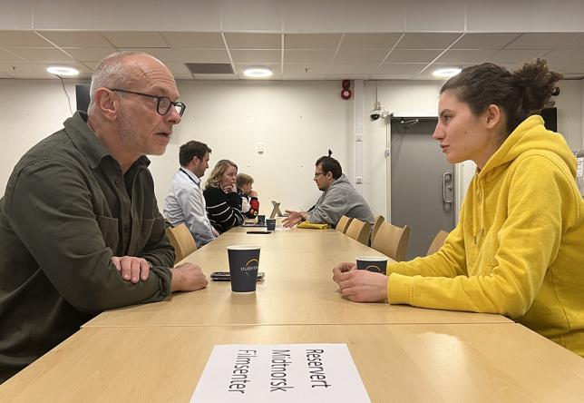 Speeddate mellom arbeidsgiver og student. Foto