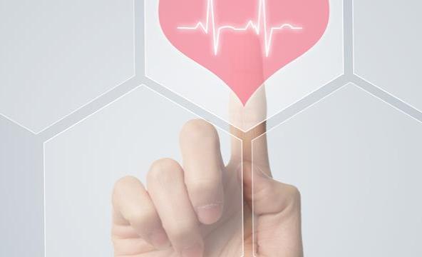 Finger som peker på et hjerte