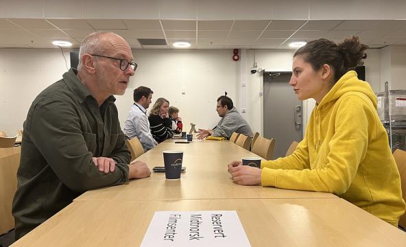 Speeddate mellom arbeidsgiver og student. Foto