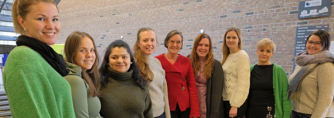 Gruppe av barnehagelærerstudenter som vurderer å ta ny master