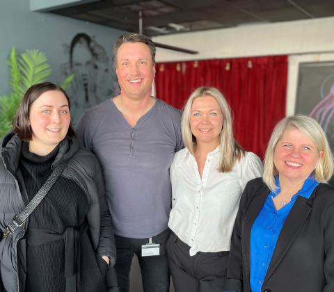 Administrerende direktør Merete Nordheim (t.v) i Bodø Næringsforum ledet paneldebatten med Raymond Dokmo (kommuneoverlege i Bodø), Marianne Bahr Simonsen (daglig leder i Kraft) og Liv Bente Kristoffersen (avdelingsleder i Innovasjon Norge). Foto: Hege Eilertsen.