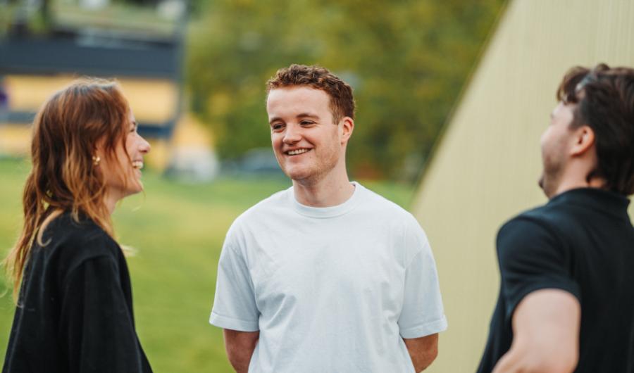 Sosialvitenskap deltid - samtale mellom 3 personer