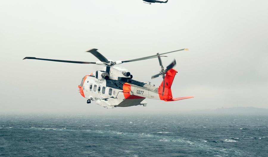 SAR Queen og Bell 412 helikopter under øvelse Nordlys/Gemini.