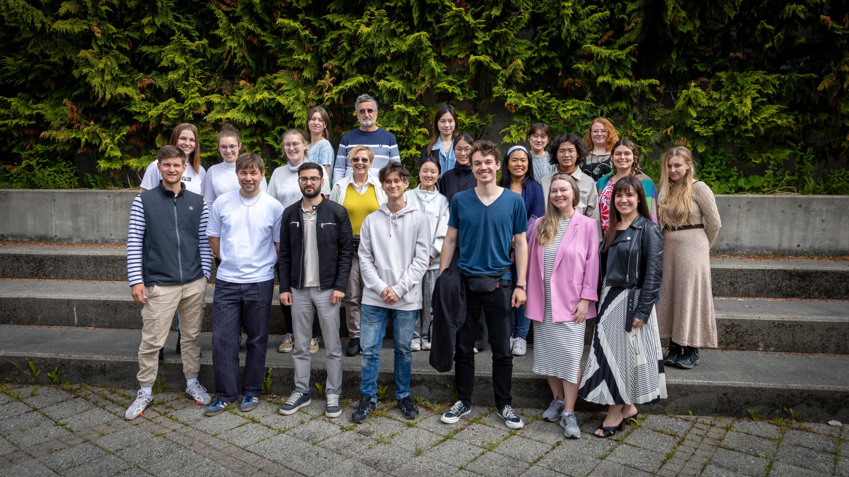 The full group of students outside Nord University during the summer course.