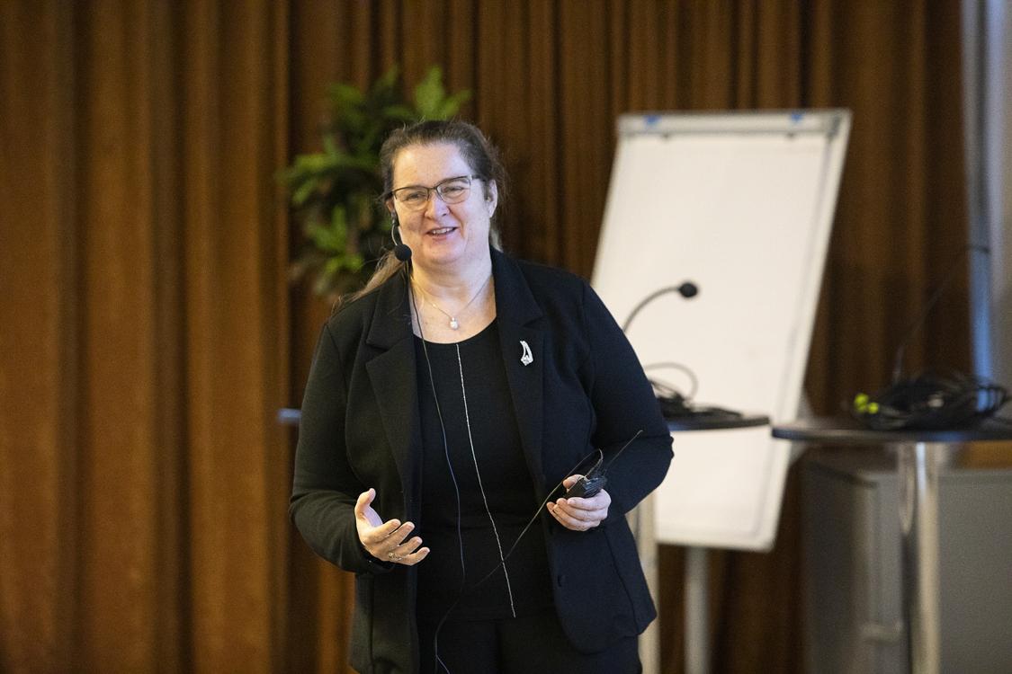 Leder:&nbsp;Styreleder Green Ammonia Berlevåg AS, Liv Monica Stubholt, holdt både presentason og ledet paneldebatten på kyndig måte
